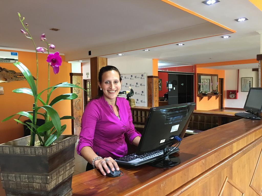 Hotel Carmen Пуерто Игуасу Екстериор снимка